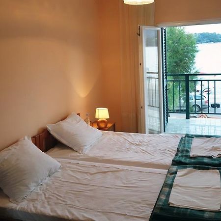 Waterfront Apartments Tisno Rum bild