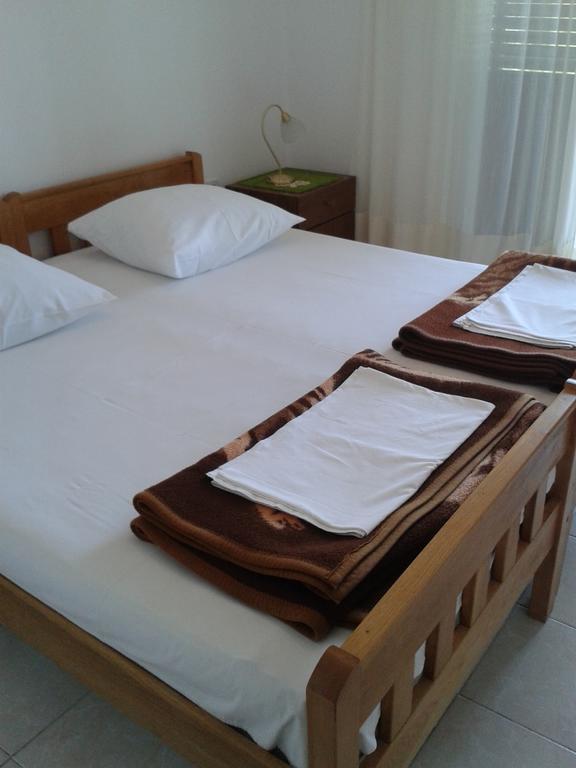Waterfront Apartments Tisno Rum bild